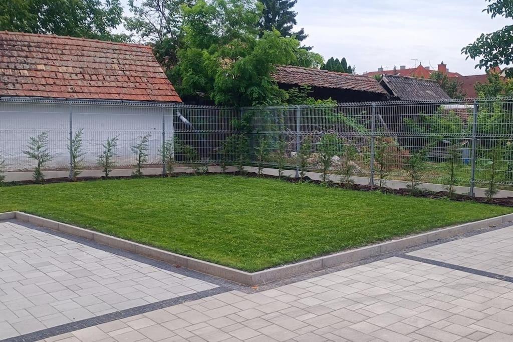 Lake View Penthouse Hajdúszoboszló Zewnętrze zdjęcie